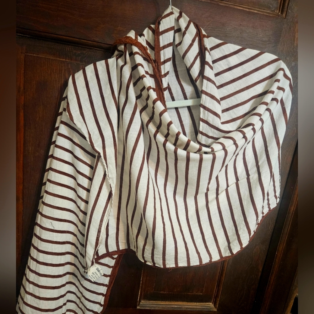 VTG.BLOOMINGDALES NYC 100% COTTON LONG,WIDE SCARF.MADE IN INDIA.